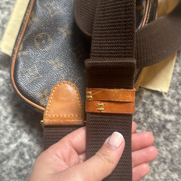 Louis Vuitton Bum Bag - Picture 6 of 13